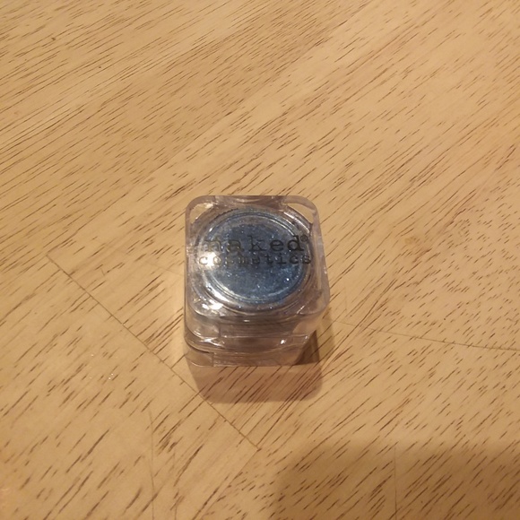 Naked Cosmetics Lose Eyeshdow - Picture 2 of 2